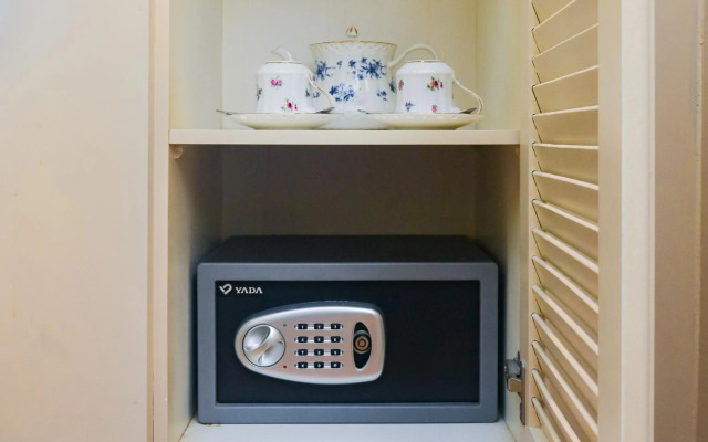 The Settlement Hotel