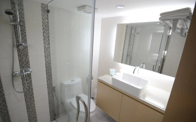 Charoen Hotel