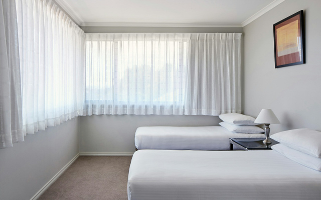 Pinnacle Apartments