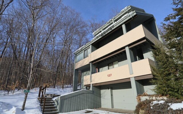 Private Home Close to Loon Mountain, Sleeps Families up to 14! - Cb127l