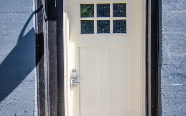 Tobacco Warehouse Inn