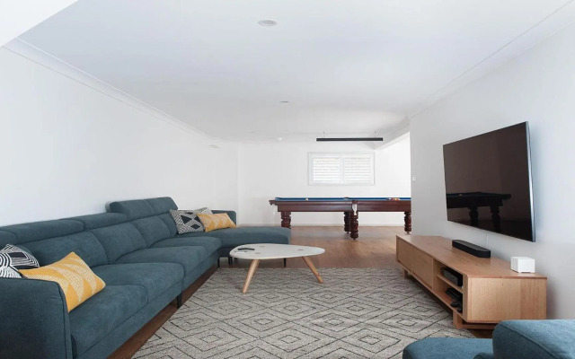 The Family Entertainer - with sweeping water views