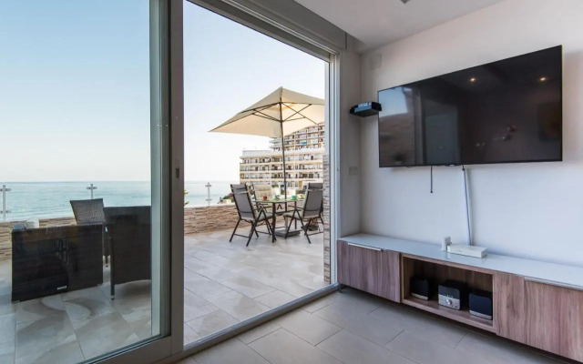 Seashore Bungalow Stunning