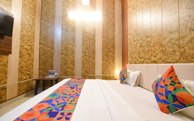 Fabhotel The Grand Palace