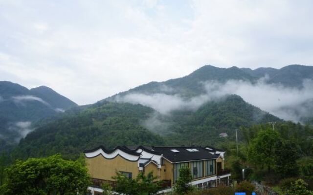 Tonglu Duyouchu Wenquan Homestay (OMG Heartbeat Paradise)