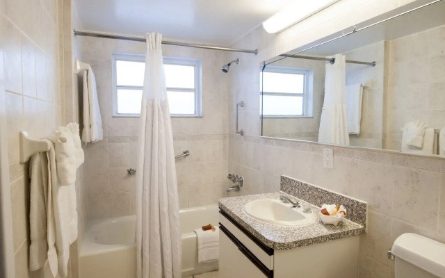 Beachcomber Resort & Club