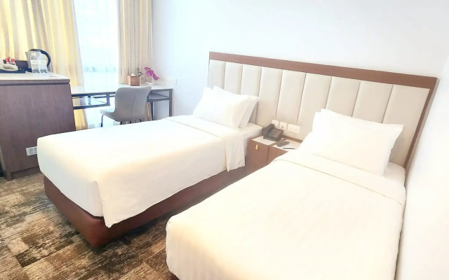 Santa Grand  East Coast, a NuVe Group Collection