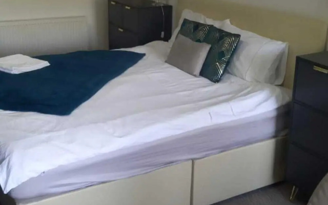 Gourock Blissful Apartment With 3 Bedrooms