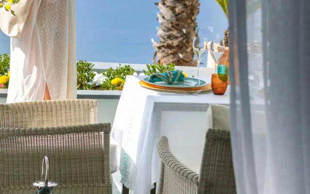 JJ Capri in Capri With 2 Bedrooms and 2 Bathrooms