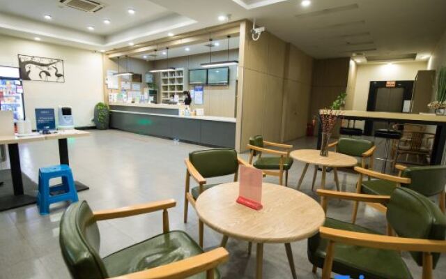 Weiting Qingju Hotel (Shanghai Hongqiao Airport Beihua Road Branch)