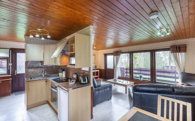 Bluebell Lodge 4 with Hot Tub