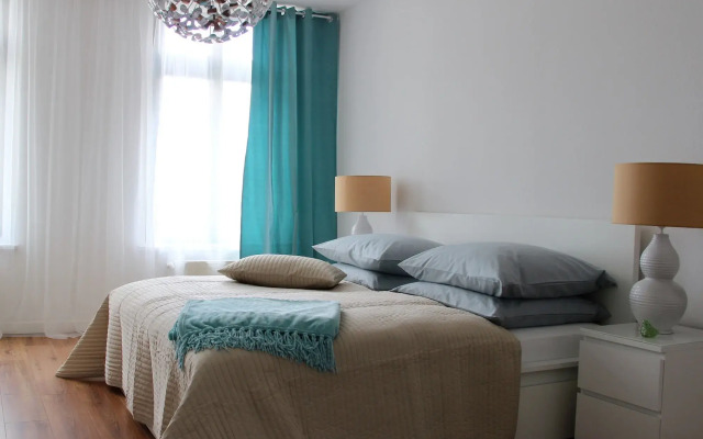 Leon Apartments
