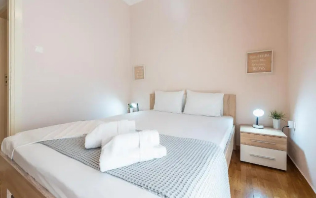 Stylish Acropolis Apartment  by Cloudkeys