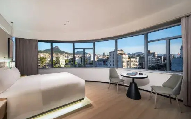 Ezzi Hotel (Lianzhou Panyu Road Branch)