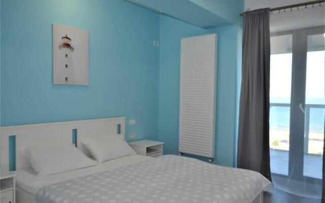 Mamaia Beach LuxyMar 1 Apartment