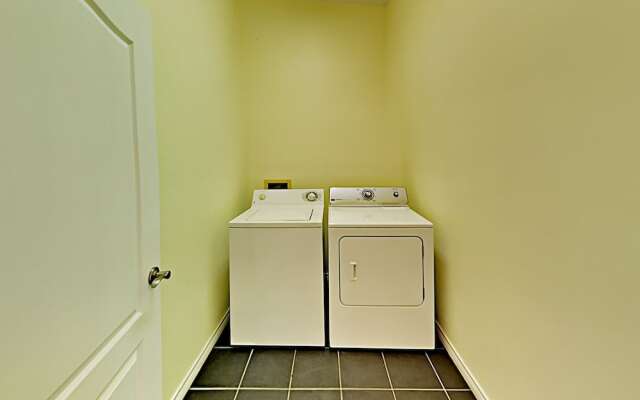 121 12Th Street - Three Bedroom Home