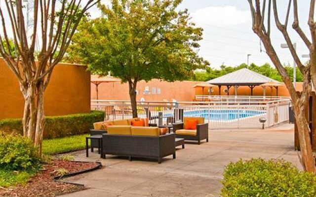 Courtyard Memphis East/Bill Morris Parkway