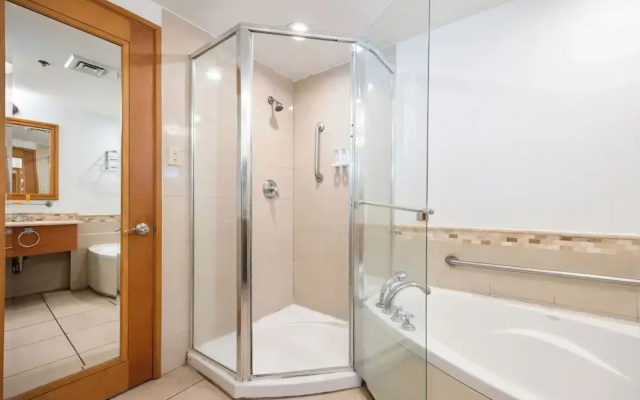Oceanfront Balcony Access to Pool Condado Area