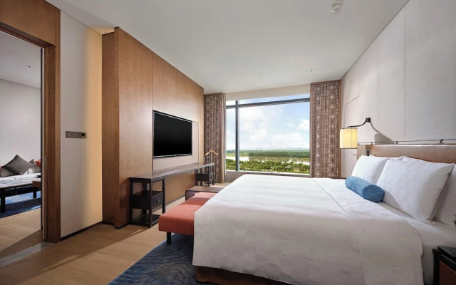 HUALUXE Nanjing Yangtze River by IHG