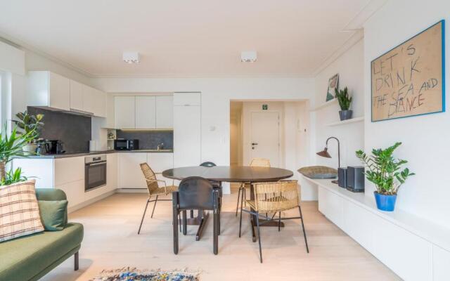 Modern and bright seaside app w seaview & terrace