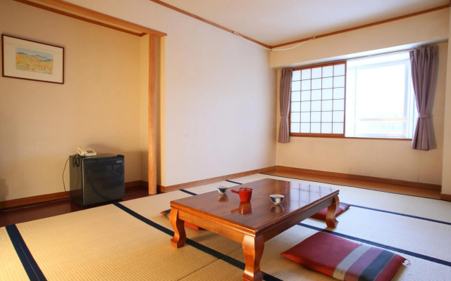 Shiga Lake Hotel – Guest Rooms – Yamanouchi
