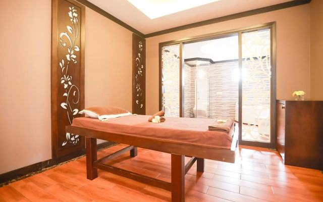 Muong Thanh Luxury Nhat Le Hotel