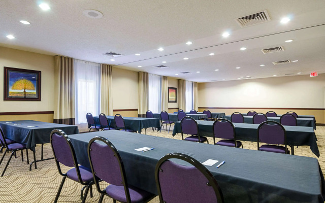 Comfort Inn & Suites Hutchinson