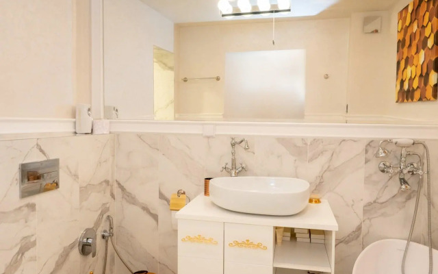 Paradise Center Apartment 1