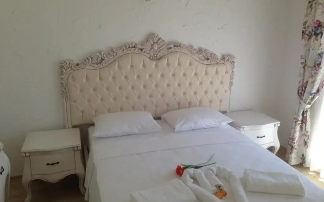 Alacati Lucky Angel Hotel