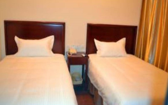 GreenTree Inn BeiJing YiZhuang West TongJi Road Metro Station Express Hotel – Guest Rooms – Beijing