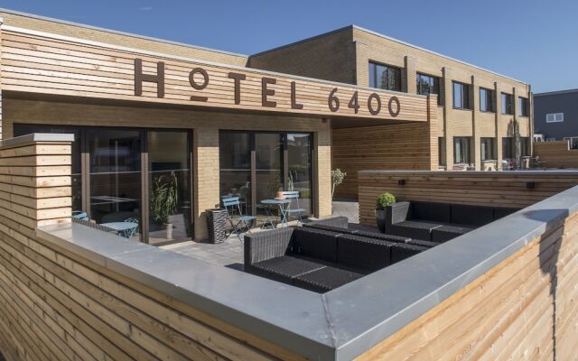 Hotel 6400