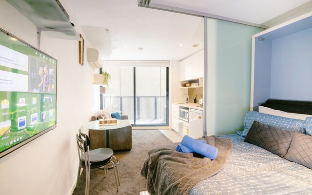 Melbourne CBD Designed 1 Bedroom Apartment by KozyGuru