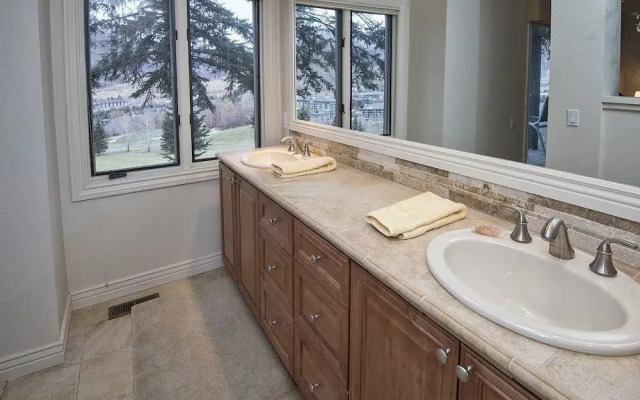 Ridgepoint Townhomes by Beaver Creek Mountain Lodging