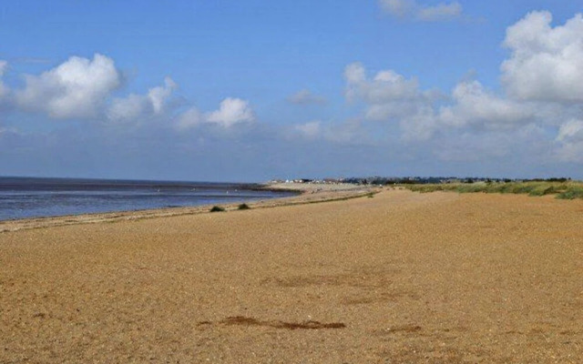 Pet-friendly - 2 Bedrooms Bungalow hot tub Parking