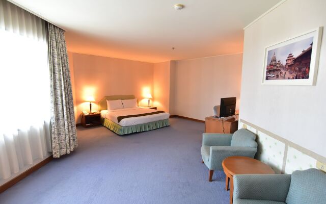 Thumrin Thana Hotel