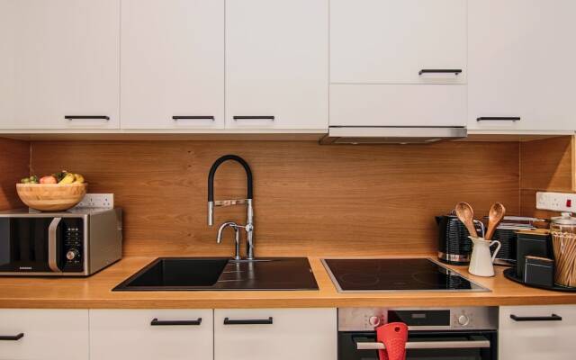 Phaedrus Living: Seaside Luxury Flat Athina 109
