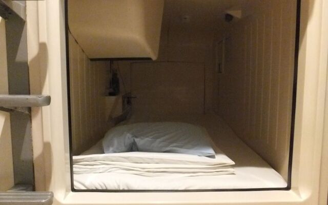 Sauna & Capsule Hotel Wellbe Sakae