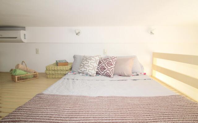 Pineapples A923 | Studio in Copacabana Z2