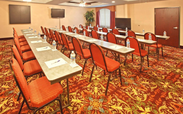 Holiday Inn Express and Suites Henderson by IHG