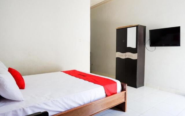 RedDoorz near Mutiara SIS Al Jufrie Airport Palu