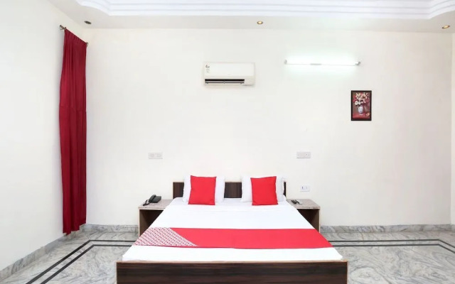The Corner House By OYO Rooms