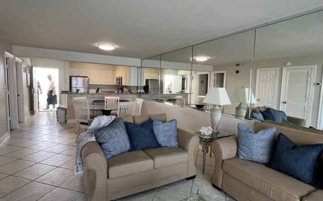 Pelican Beach 1414 2 Bedroom Condo by Pelican Beach Management
