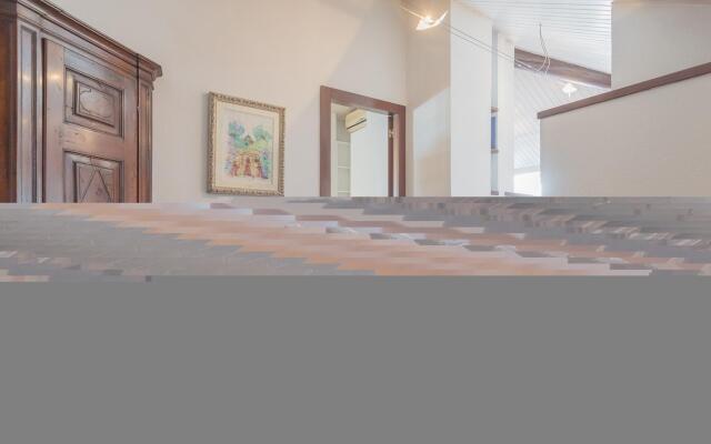 La Mansarda in Como With 3 Bedrooms and 2 Bathrooms