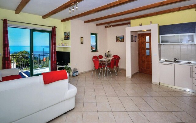 Stunning Home in Podstrana With Wifi and 3 Bedrooms
