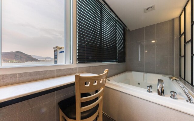 Changwon Masan Ros Signature Hotel