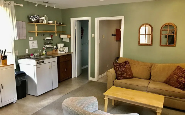 Hush Lodge & Cottages
