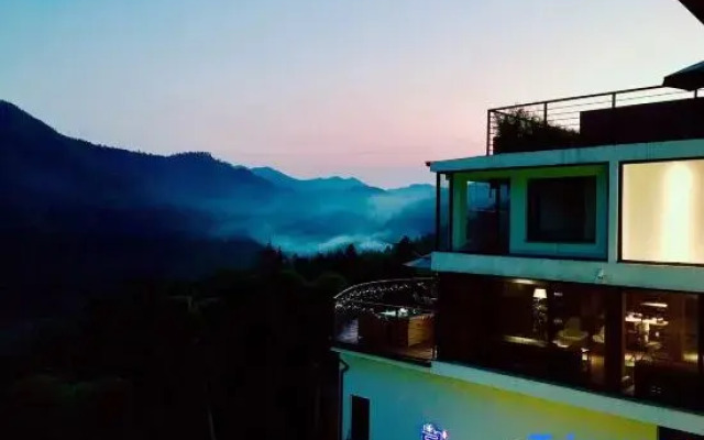 Xizhu Yunjian Hot Spring Villa