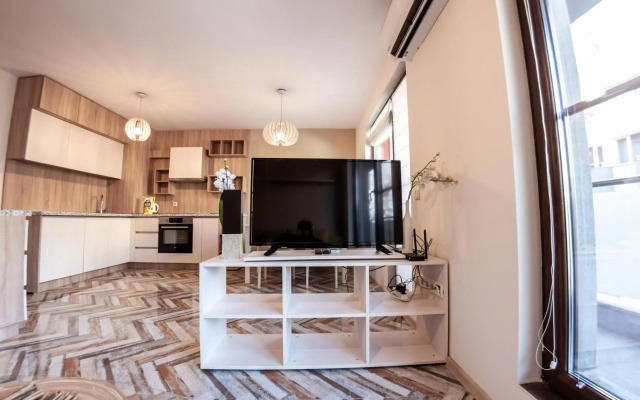 Bright 1BDR Apartment with a Balcony