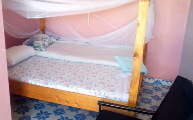 Acaliputo Guest House