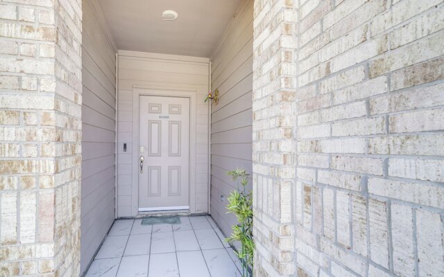 Welcoming Home ~ 16 Mi to Downtown Houston!
